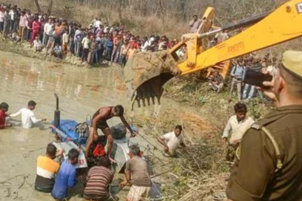 উত্তরপ্রদেশের কাসগঞ্জে ট্রাক্টর-ট্রলি দুর্ঘটনা